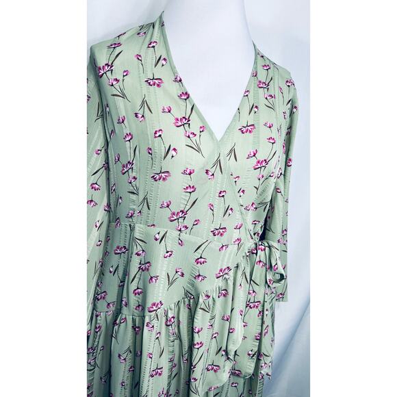 Unique21 Casual Floral Green Wrap Dress - Picture 10 of 14